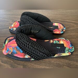 Farm Rio Cashew Crochet Puffy Flip-Flops Size 8 EU39 Tropical Holiday Resortwear